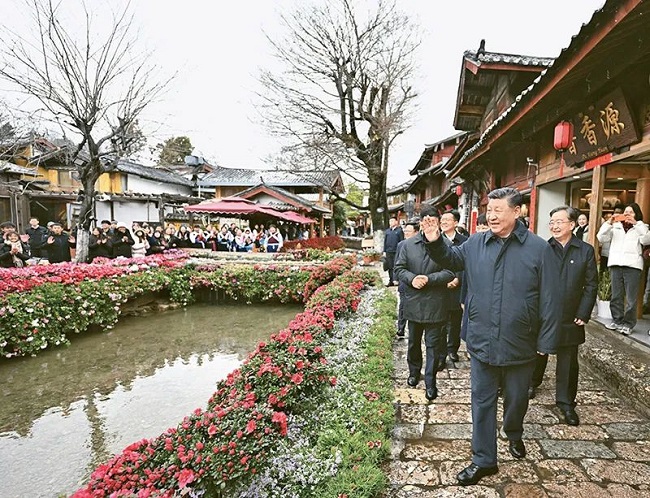 習(xí)近平：鍥而不舍落實中央八項規(guī)定精神，以優(yōu)良黨風(fēng)引領(lǐng)社風(fēng)民風(fēng)